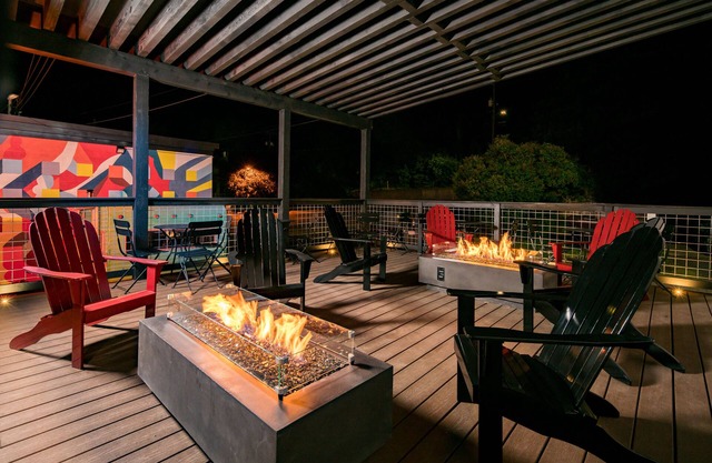 Hotel McCoy - Art, Coffee, Beer, Wine