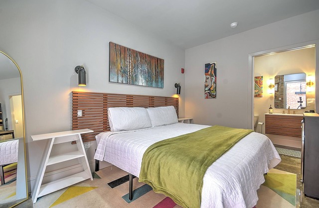 Micro-Hotel- Middle of Downtown Bristol, TN. Best location with Reserved Parking