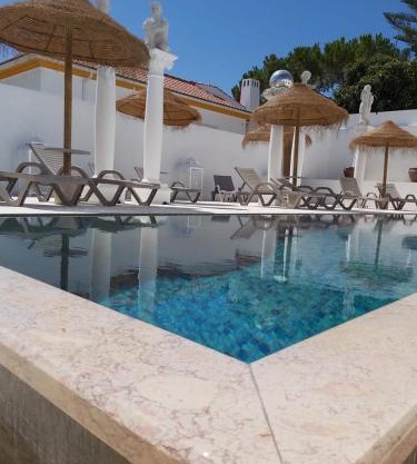 HOTEL S - ALOJAMENTO LOCAL