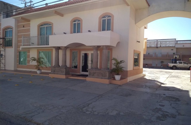 Hotel Santander Inn & Suites