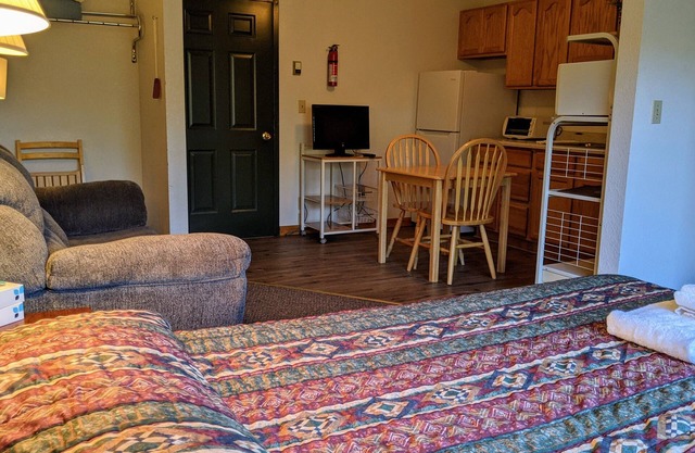 Hotel Style Lodge Room w/Kitchenette