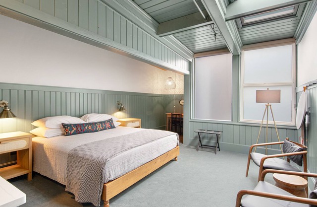 Hotel Suite in Historic Downtown with Kitchenette, Desk, Parking & Free WiFi