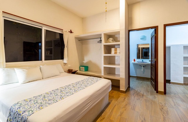 Hotel & Suites Oasis Bacalar "Suite Tapir"