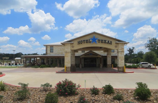 Hotel Texas Hallettsville