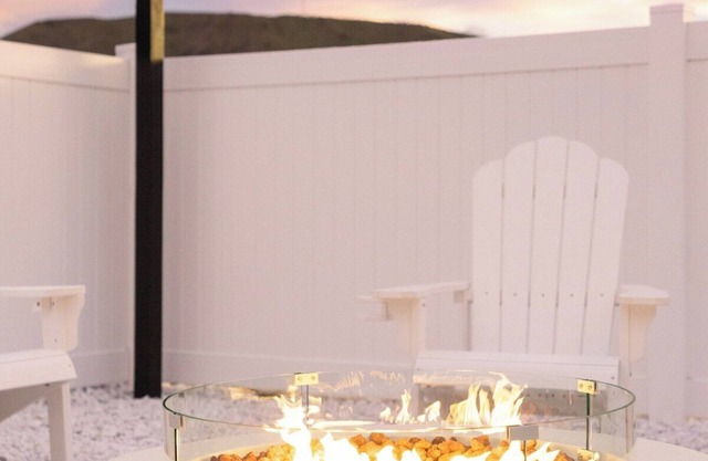 Hot Tub| Fire Pit| Outdoor Dining| Near Wineries