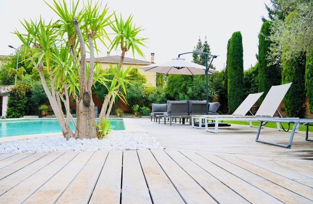 House 400m² / 2 Swimming pools / St Saturnin