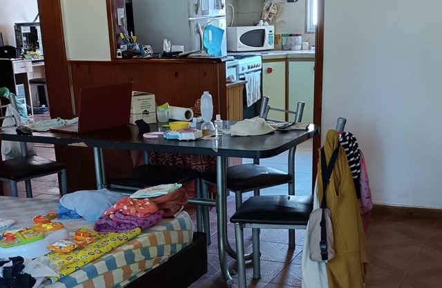 House 2 beds 1 bathroom to 3 guests- kids allowed-