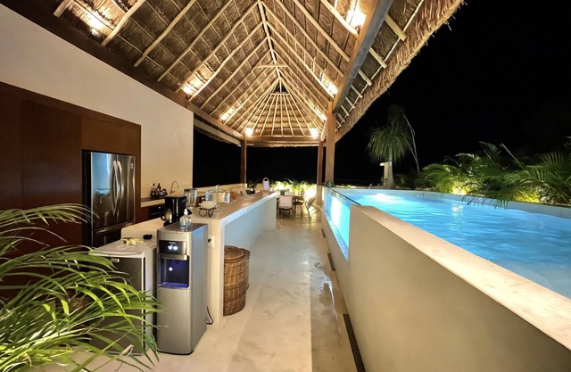 House 240 m2, 6 bedrooms,12 persons, 3 Jacuzzi,2 Swimming pools,Wifi fiber optic