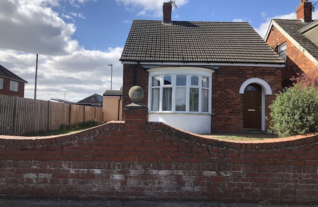House, 3 Bedrooms, 2 bathrooms, very close to beach