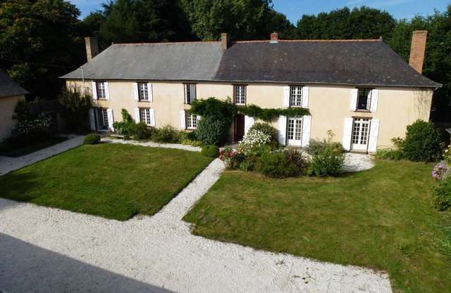 Haus 315m², Rennes, 15 Personen, beheizter Pool