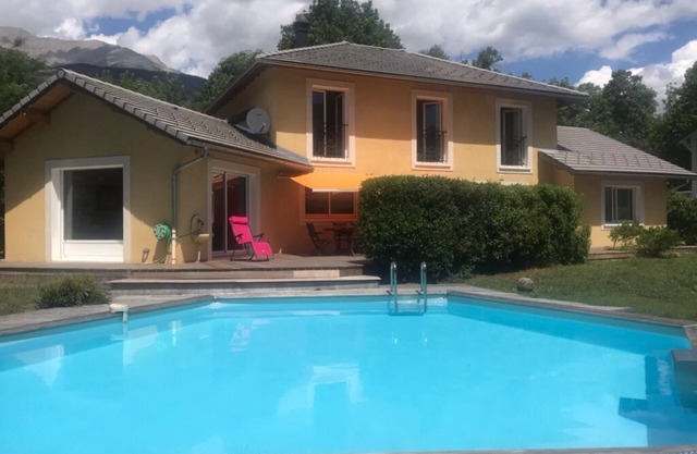 4 * Haus mit Schwimmbad, 6 bis 10 Personen, Radfahrer, Wanderer, Familien