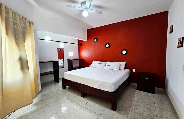 House 5 Minutes From the Women's Hospital With All Services