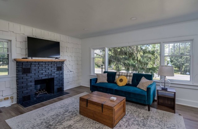 House at K's Motel with majestic views of St. Lawrence River