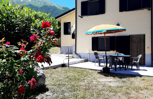 HAUS AM FUSSE DES HOLZES VON MONTE CAMICIA