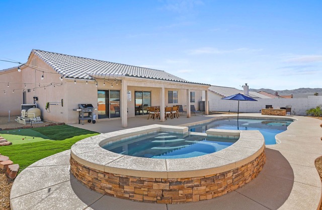 House + Casita | Heated Spa & Pool | Mini-Golf