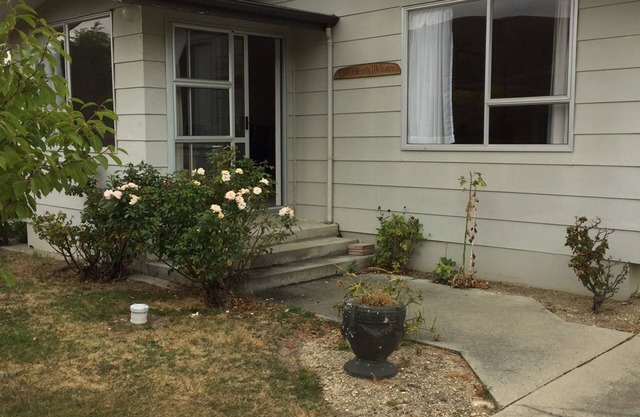House - Clyde Getaway - 5 Minute walk to Clyde Township