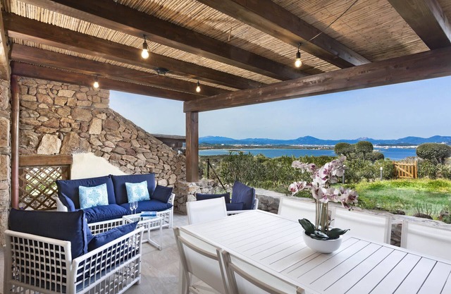 House facing the sea Location Li Cuncheddi/ Capo Ceraso, Olbia. Condominium swimming pool