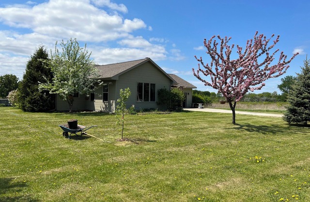 House for EAA, 6 miles from grounds