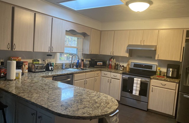 House for group of 8 or 9