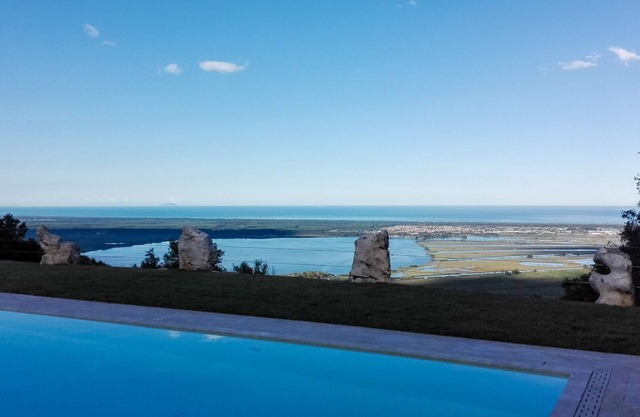 House Geranio in Tuscany (LUCCA) with Pool, garden and spectacular sea view