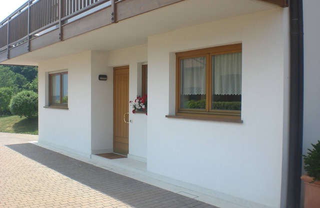 HAUS HÜLLER WOHNUNG IN RUHIGER LAGE MIT GROSSEM GARTEN