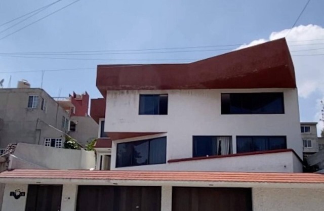 House in Club de Golf, an oasis 10 minutes away from the city
