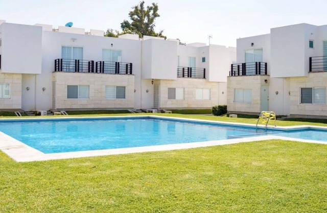 House in Safe Condo BBQ and Pools