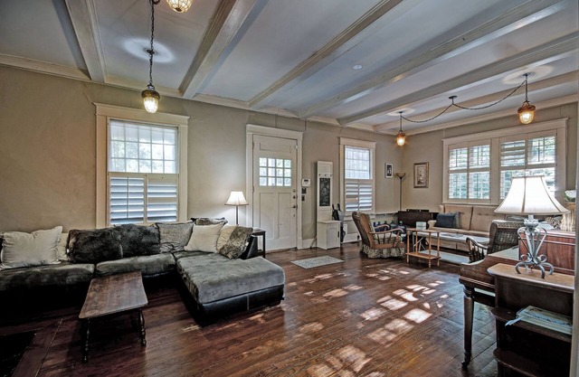 House in the Heart of Belhaven Near Everything