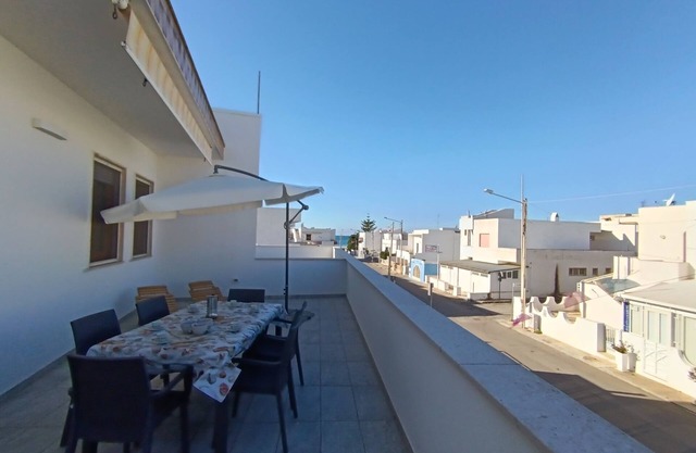 House Laura 100m from the sand