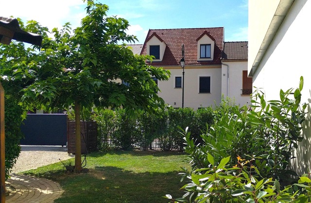 Haus in der Nähe eines Waldes in Clamart