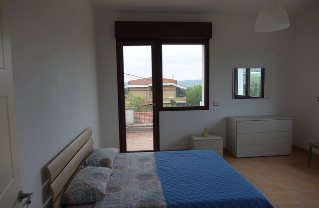 House Oak whole detached house in the hills, less than 1.8km from the sea and country