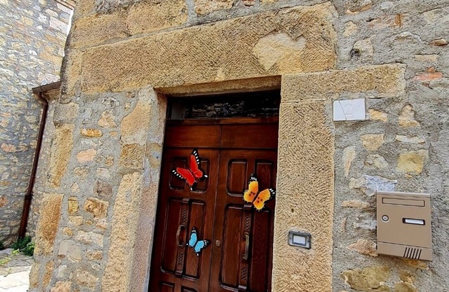 House of Butterflies, a delightful home in the ancient village of Poggio Capanne