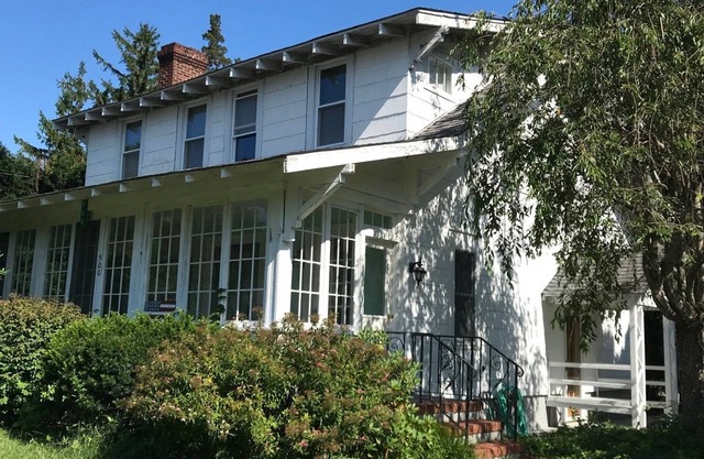 Klassisches Kunsthandwerkshaus an der North Fork
