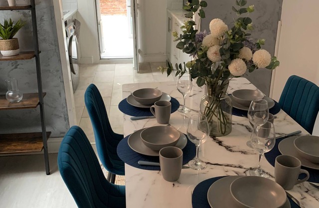 Ferienhaus-Standard-Eigenes Badezimmer-Gartenblick