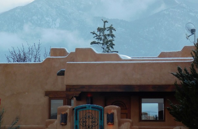 Haus der Turquoise-Tor 360-Grad-Ansichten mit geschlossenem Hof