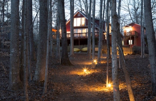 House on Lake Lanier with Dock Inside Chestatee Golf Club. Pet friendly!