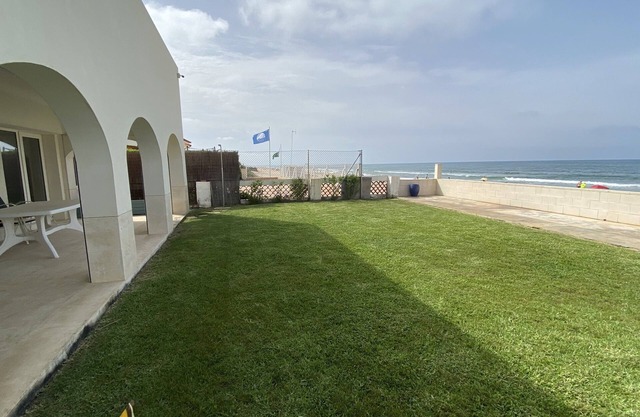 Strandhaus 30 Meter vom Meer entfernt, erste Zeile