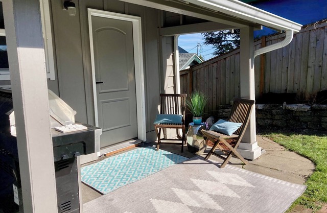 House on the Hill-Private 3-bedroom house in cental Tacoma. Close to everything!