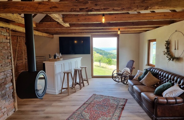Haus am Berg mit Wellnessbereich, Bar und Panorama