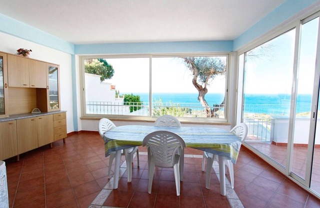 Haus, ruhige, sonnige mit weitem Blick auf das Meer.
