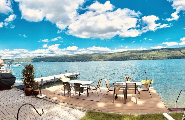 10% RABATT JULI NEUE PVT. DOCKS / DECKS NEUES BETTENHAUS RECHTS AM WASSER