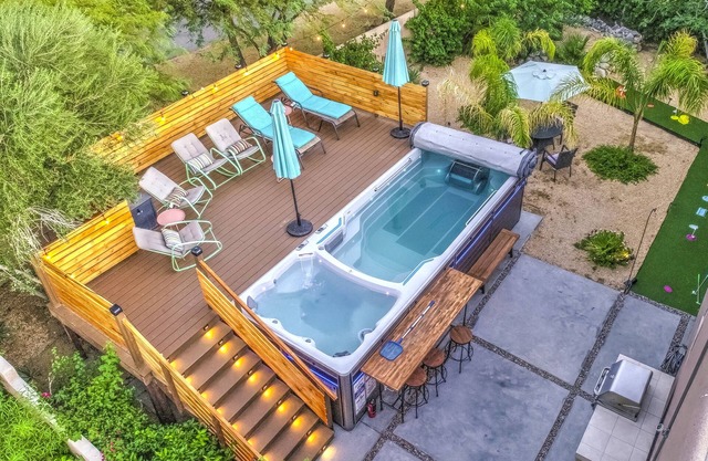 House Rising ☀️ Villa w/ mini-golf, pool and spa