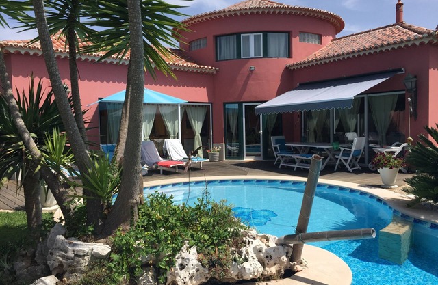 Charmantes Haus mit spektakulären Pool 10 Minuten von den schönen Stränden und 20 Minuten von Lissabon