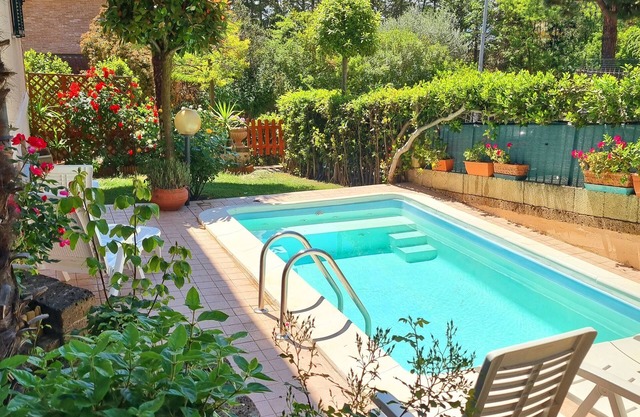 VILLA DEI CHESTNUTS MIT POOL 9 KM RIVIERA DEL CONERO