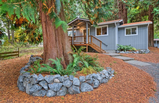 Haus mit Deck auf Whidbey Island, 1 Mi von Shore!