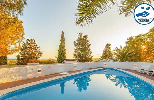 CHARMING VILLA WITH PRIVATE POOL, SEA VIEW AND BARBECUE