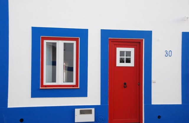 Haus mit Terrasse und Grill