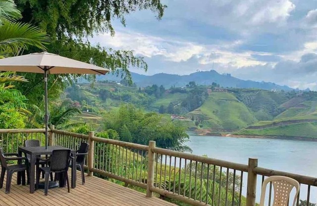Haus mit schöner Aussicht und Zugang zum See von Guatape.