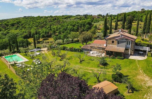 Haus mit umzäuntem Garten, privatem Pool, Klimaanlage 35 km von Siena und Arezzo