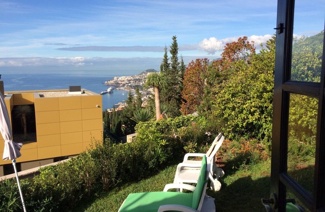 Haus mit Garten und Blick über die Bucht von Funchal